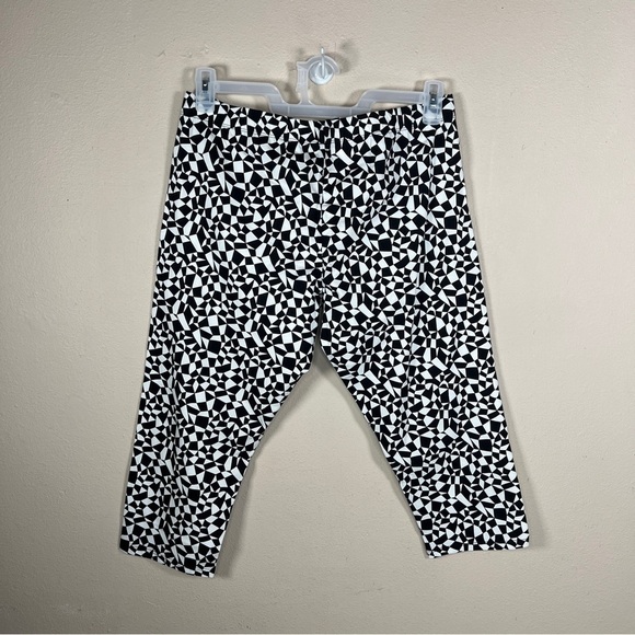 NEW JUNIORS BLACK WHITE GEOMETRIC CAPRI PANTS LEGGINGS STRETCH XXL 19 - Picture 5 of 10